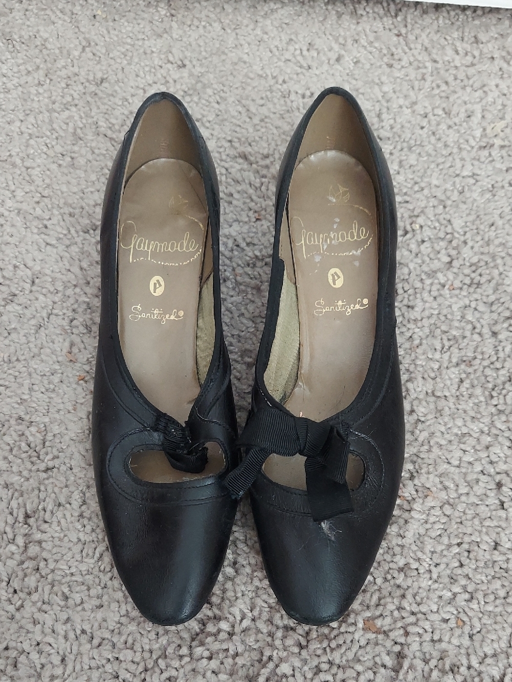 Vintage Black Women's Bow Detail Leather Pumps
